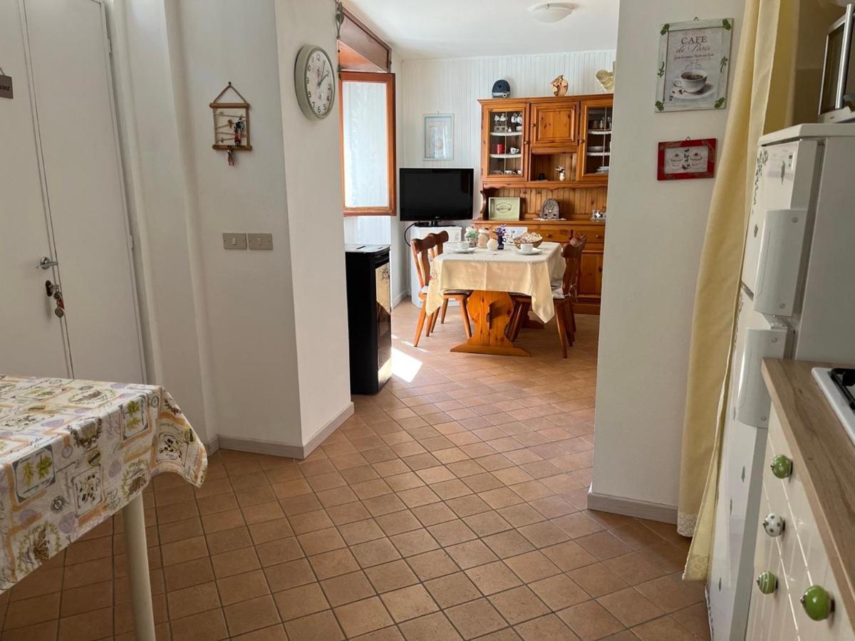 Casa Elena Lägenhet Sueglio Exteriör bild
