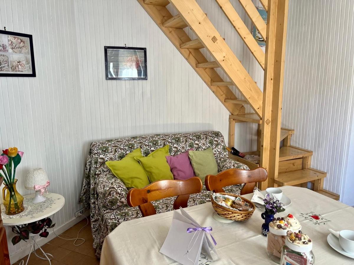 Casa Elena Lägenhet Sueglio Exteriör bild