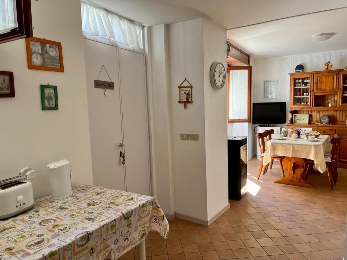 Casa Elena Lägenhet Sueglio Exteriör bild