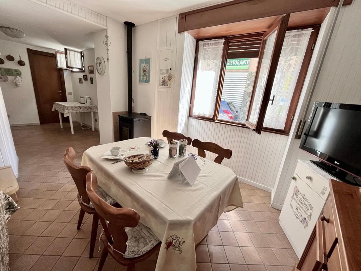 Casa Elena Lägenhet Sueglio Exteriör bild