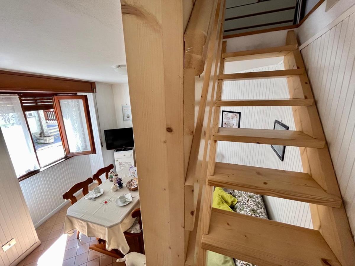 Casa Elena Lägenhet Sueglio Exteriör bild